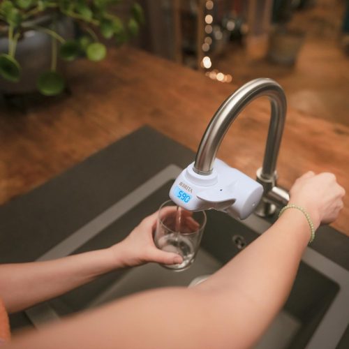 BRITA On Tap Pro V-MF Csapvízszűrő Rendszer LCD Kijelzővel, Fehér